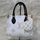 Louis Vuitton Shoulder bags